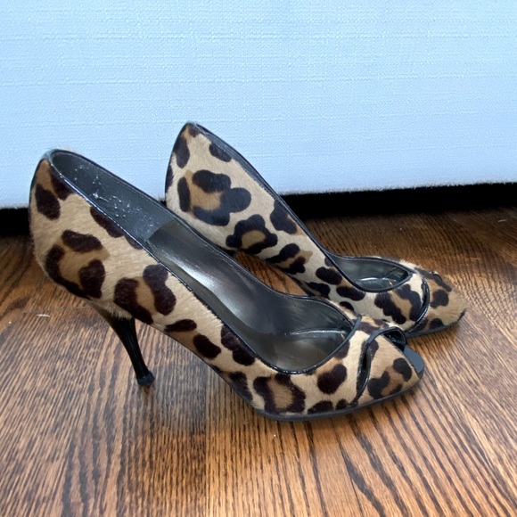 Stuart Weitzman Leopard Cowhide Peep-Toe Shoes - Picture 2 of 8